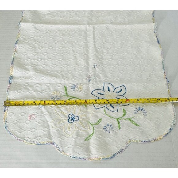 Vintage Embroidered Dresser Scarf Floral Crochet Edge 30x16” Cottage Granny Core - Picture 6 of 10